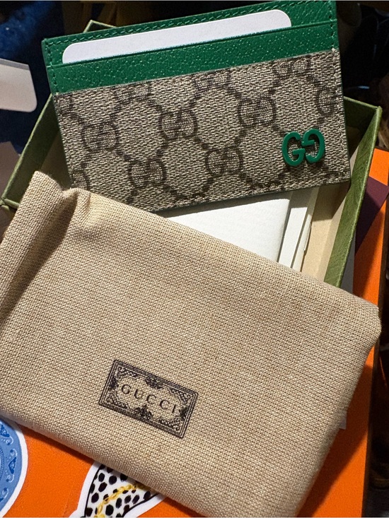 Gucci Accessories - Gucci Beige GG Supreme Card Holder with Green Trim